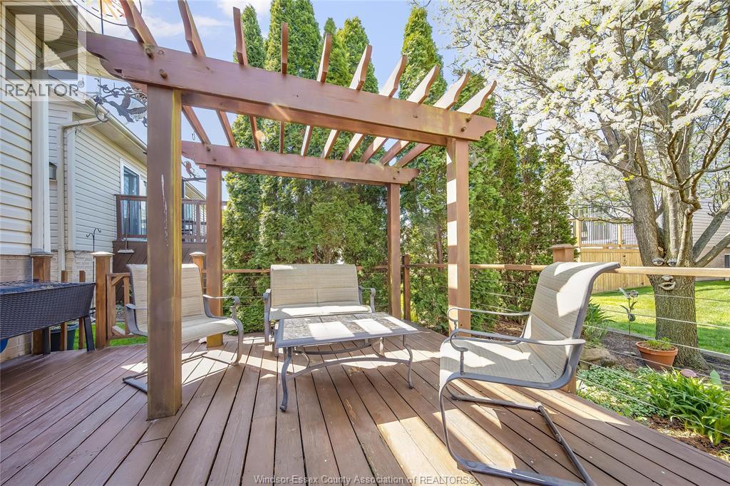 1739 Castleton Avenue, Windsor, ON - Outdoor With Deck Patio Veranda With Exterior