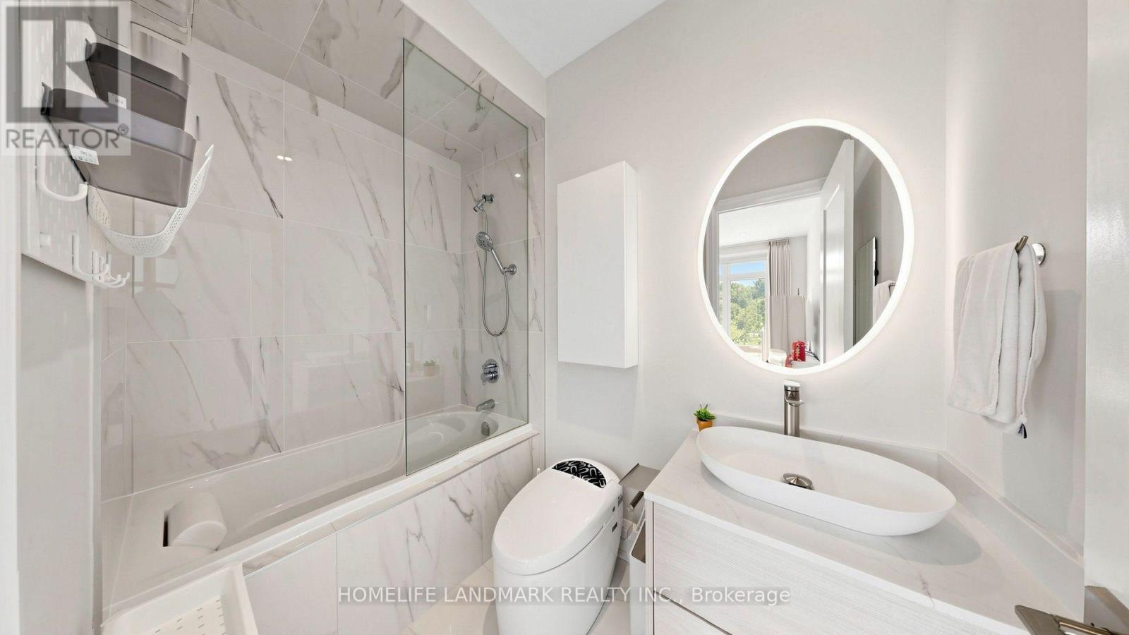 44 David Dunlap Boulevard, Richmond Hill, ON - Indoor Photo Showing Bathroom