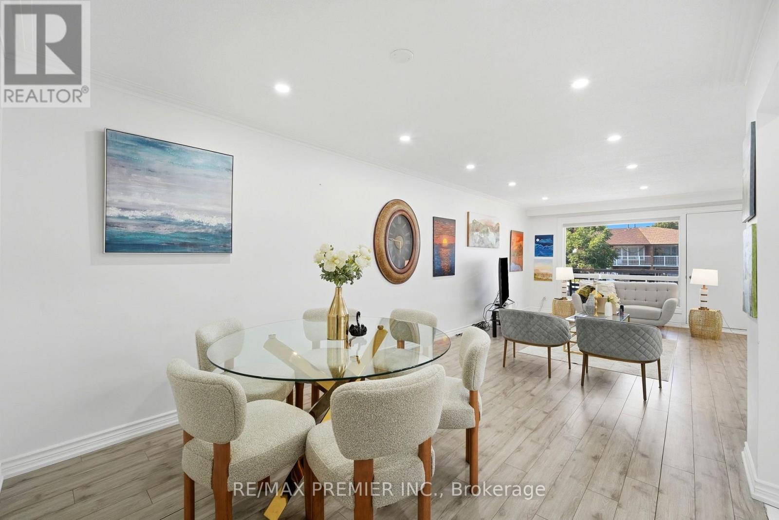 15 Madonna Gardens, Toronto, ON - Indoor Photo Showing Dining Room