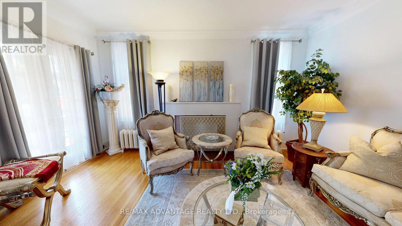 4 Farley Place, St. Thomas, ON - Indoor Photo Showing Living Room