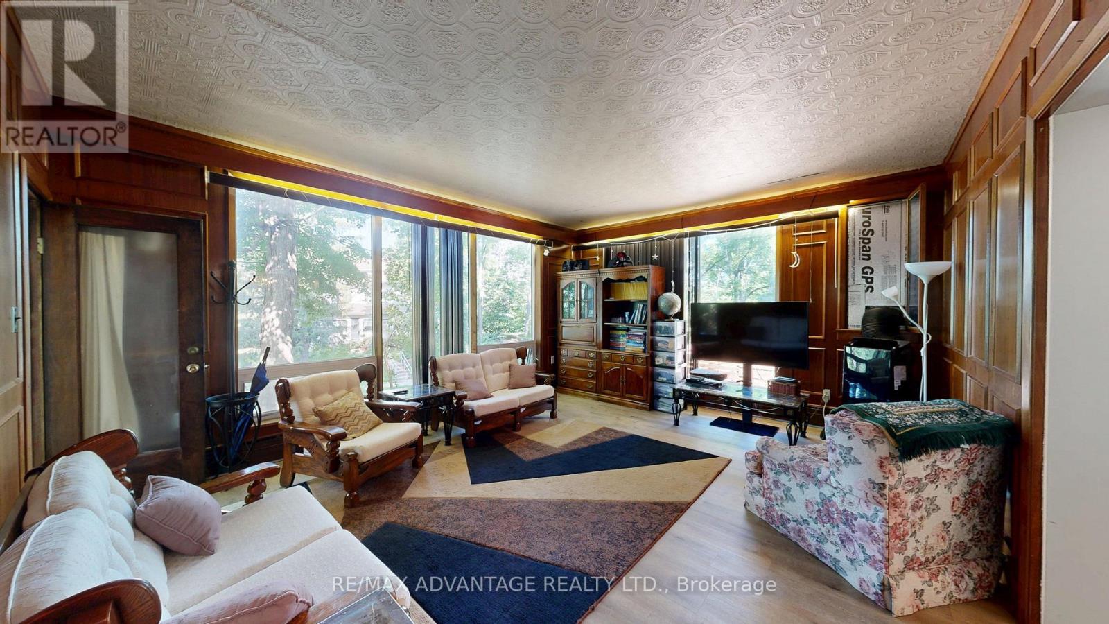 4 Farley Place, St. Thomas, ON - Indoor Photo Showing Living Room