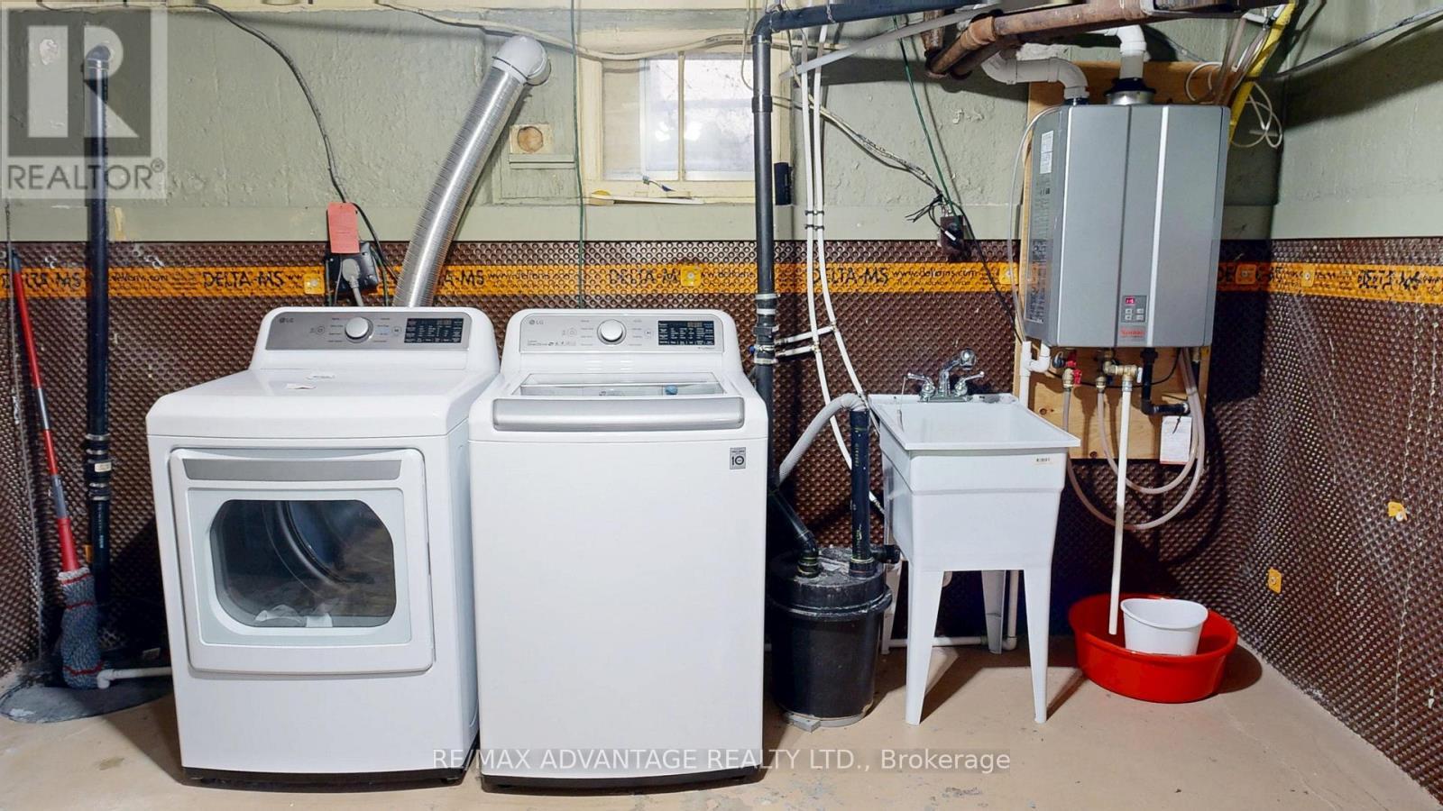 4 Farley Place, St. Thomas, ON - Indoor Photo Showing Laundry Room
