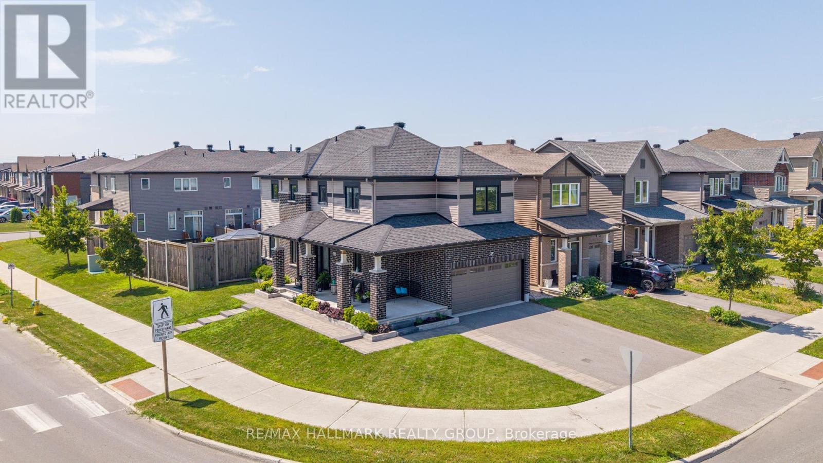 595 Decoeur Drive, Ottawa, ON - Outdoor With Facade