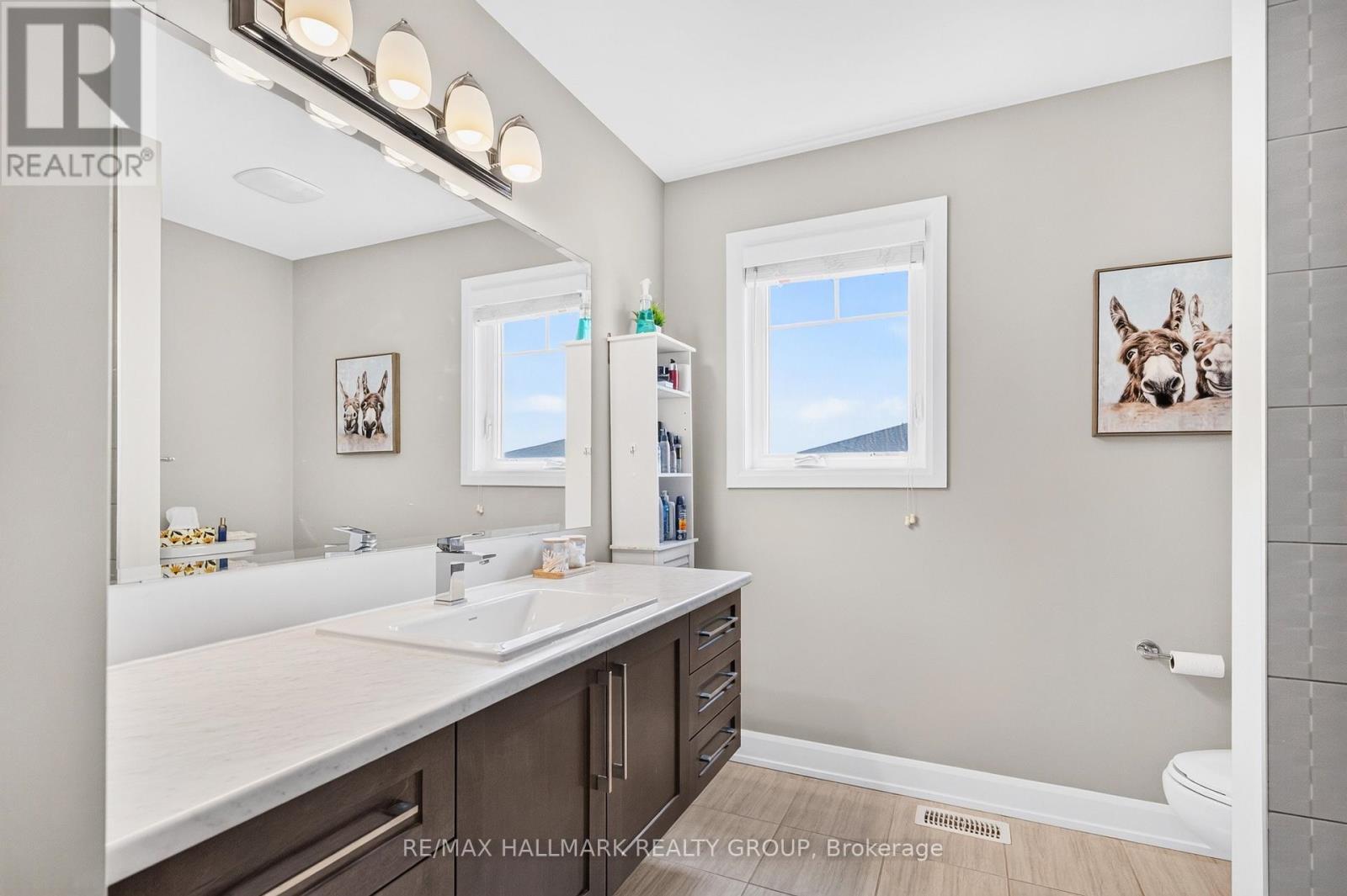 595 Decoeur Drive, Ottawa, ON - Indoor Photo Showing Bathroom