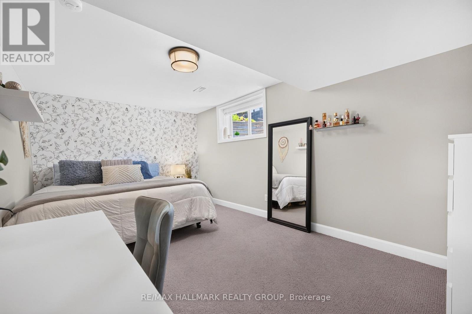 595 Decoeur Drive, Ottawa, ON - Indoor Photo Showing Bedroom