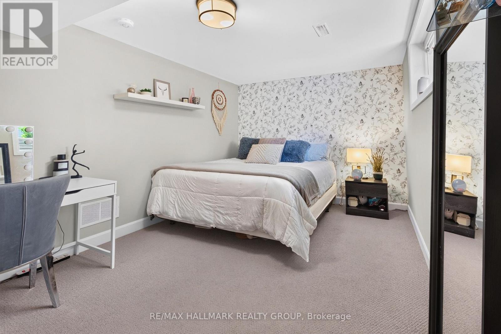 595 Decoeur Drive, Ottawa, ON - Indoor Photo Showing Bedroom