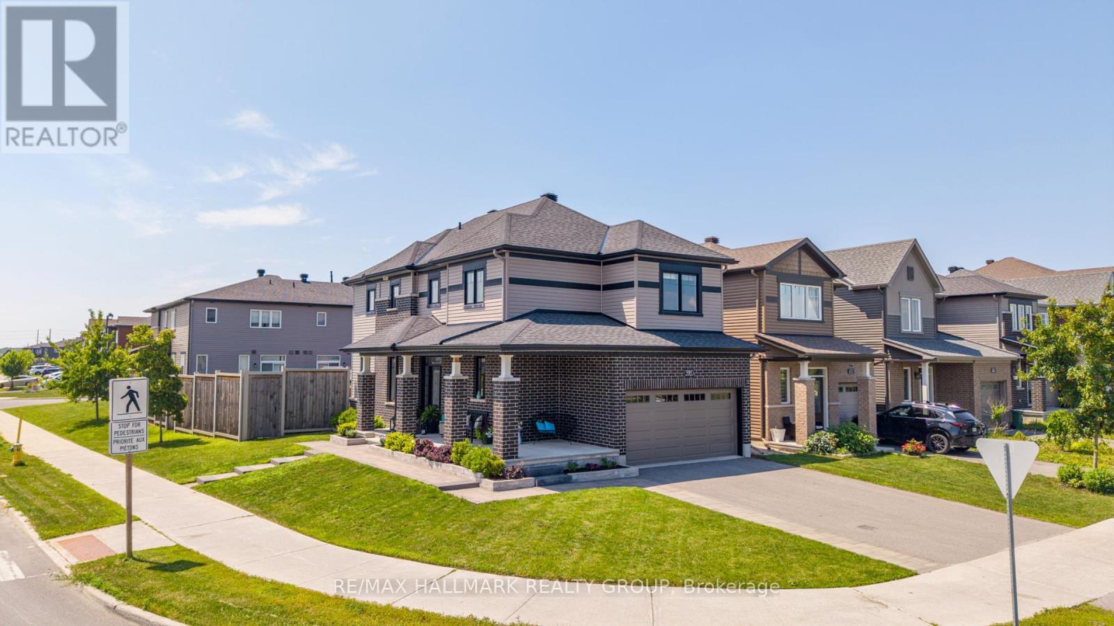 595 Decoeur Drive, Ottawa, ON - Outdoor With Facade