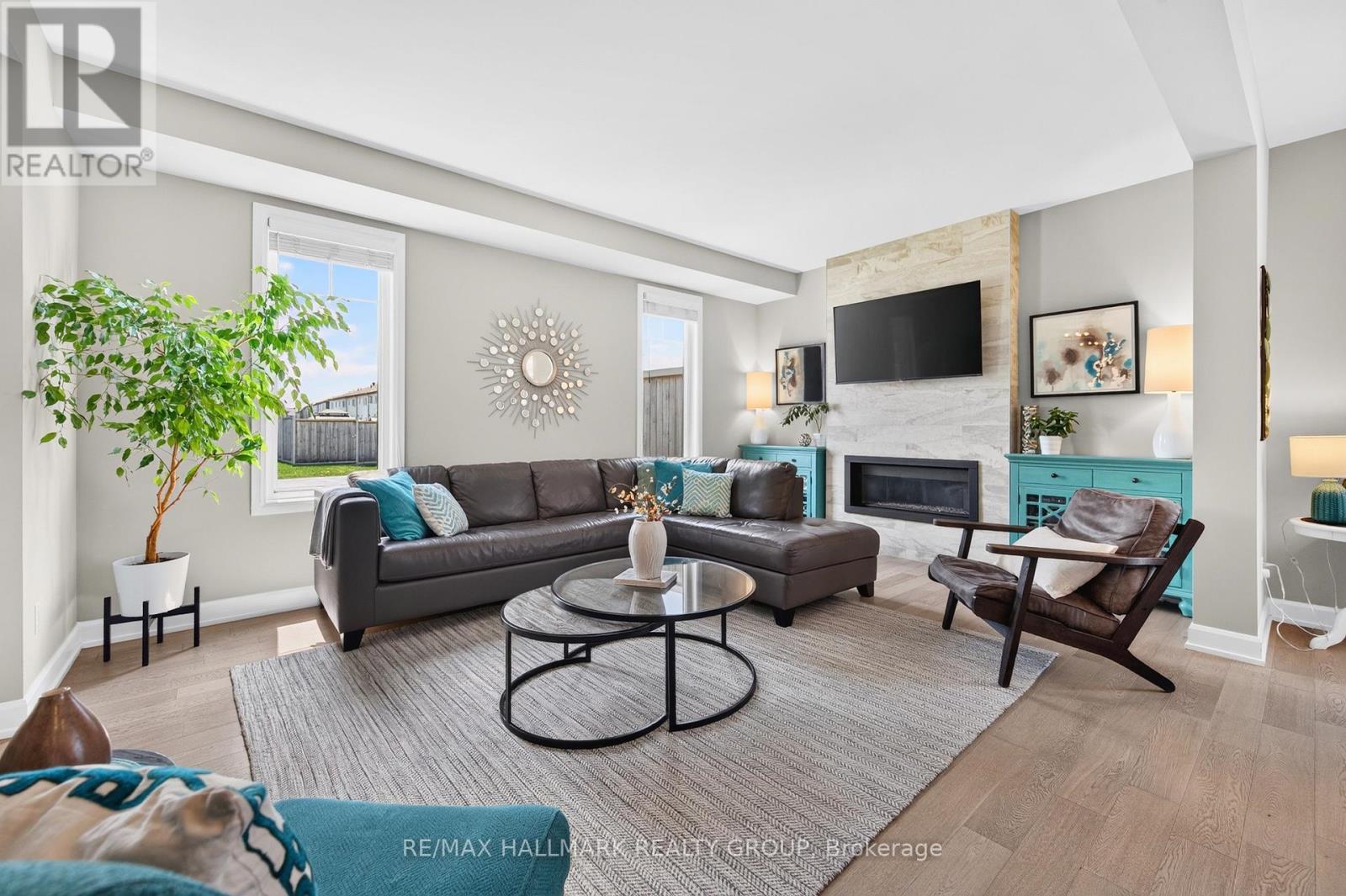 595 Decoeur Drive, Ottawa, ON - Indoor Photo Showing Living Room With Fireplace