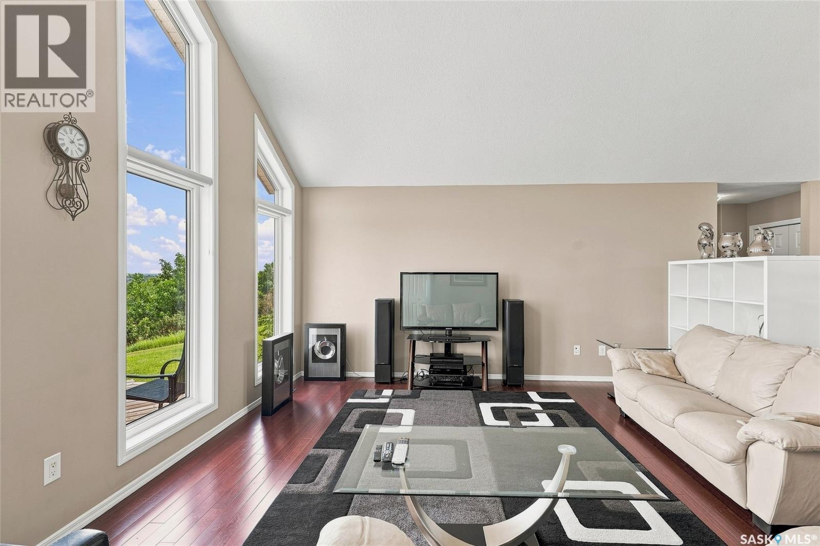 Roberts Riverfront Acreage, South Saskatchewan River, SK - Indoor Photo Showing Living Room