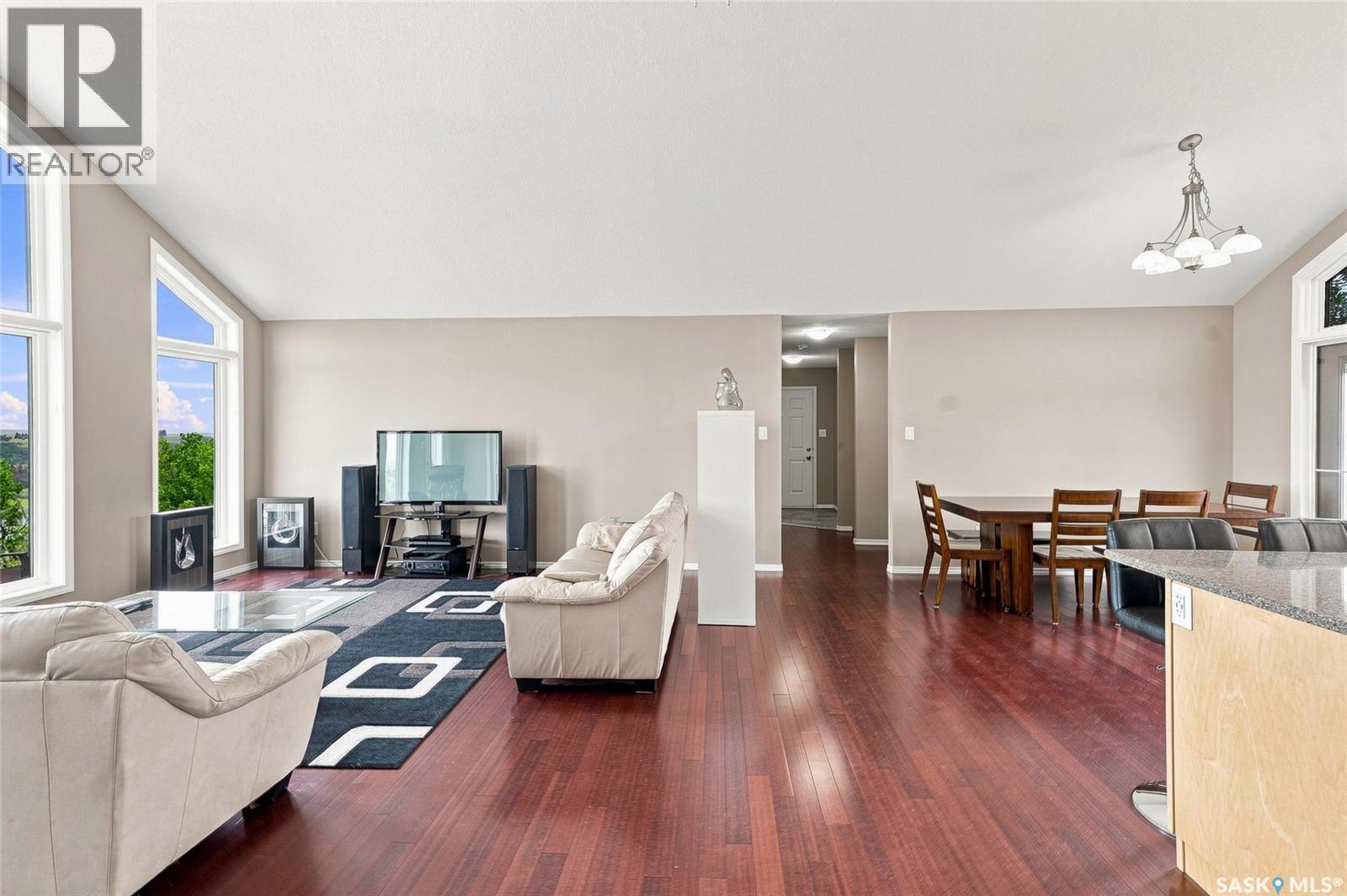 Roberts Riverfront Acreage, South Saskatchewan River, SK - Indoor Photo Showing Living Room
