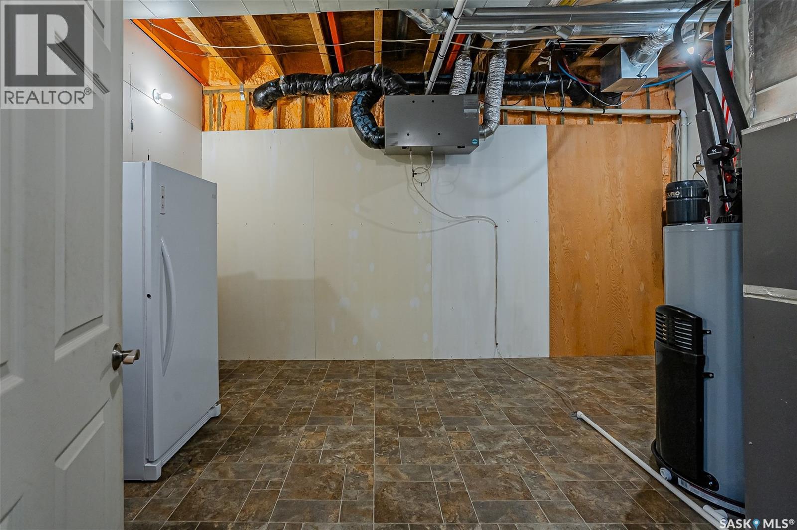 Roberts Riverfront Acreage, South Saskatchewan River, SK - Indoor Photo Showing Basement