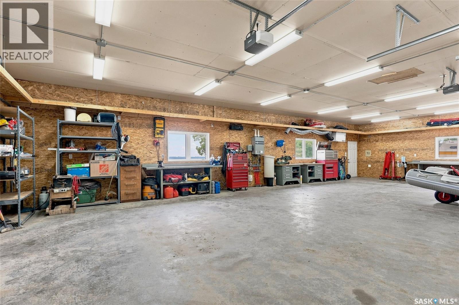 Roberts Riverfront Acreage, South Saskatchewan River, SK - Indoor Photo Showing Garage