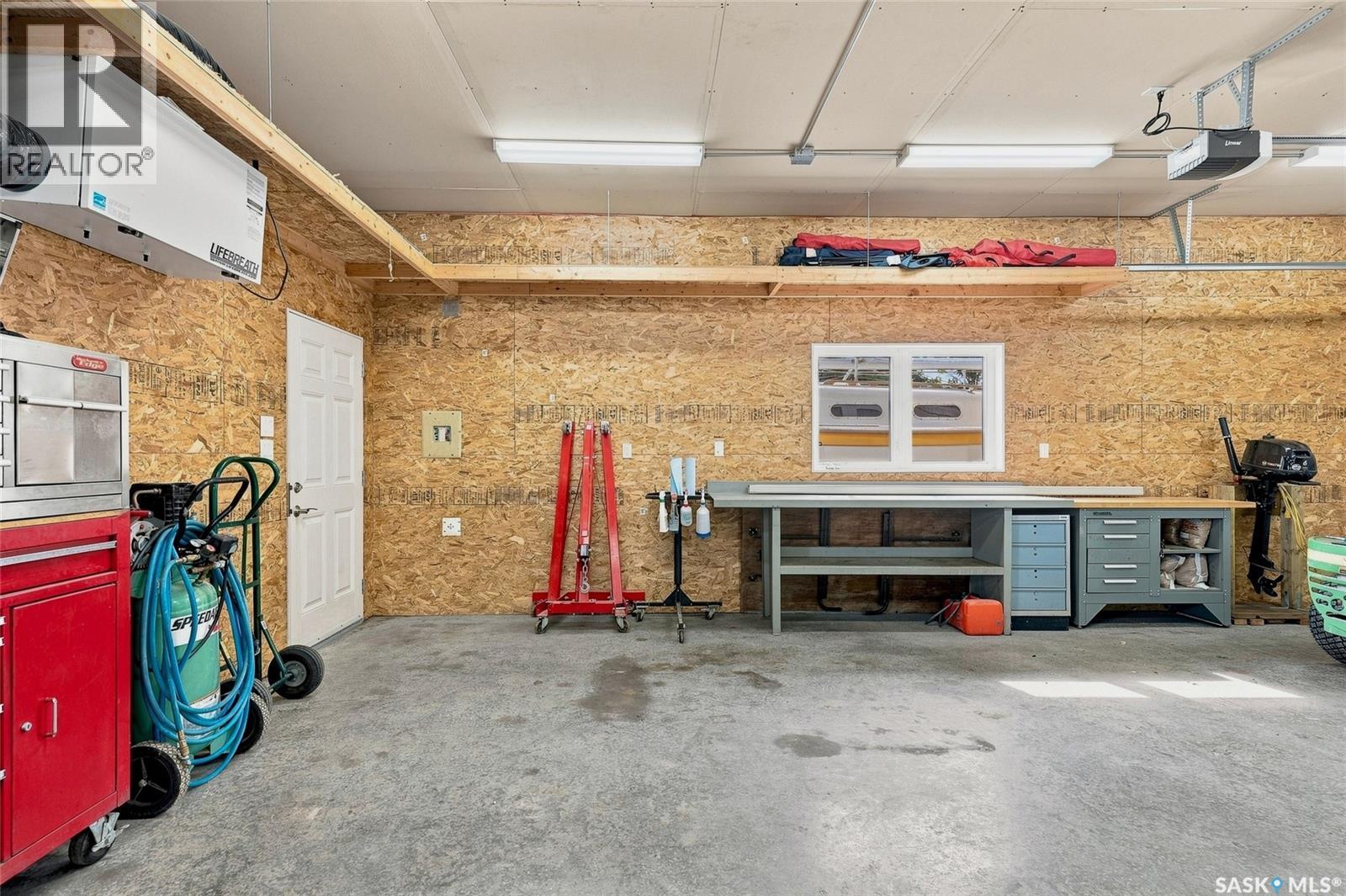 Roberts Riverfront Acreage, South Saskatchewan River, SK - Indoor Photo Showing Garage