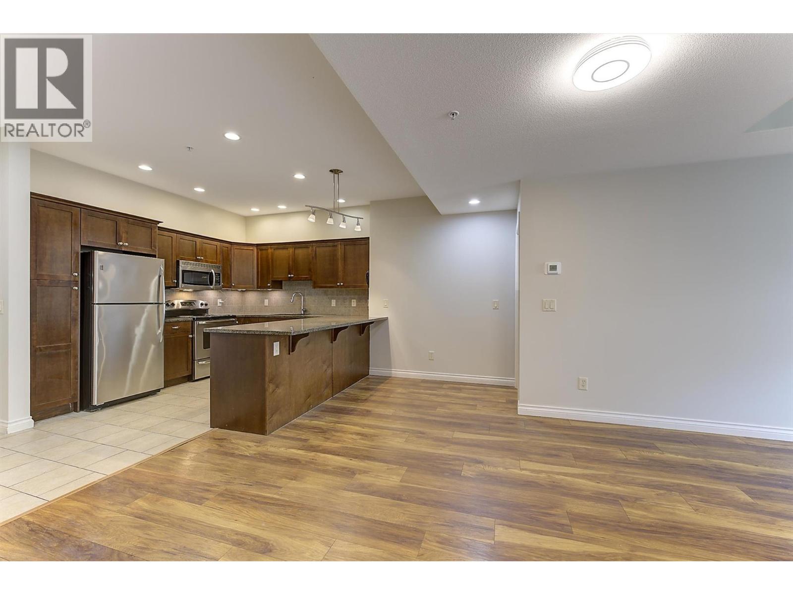 3842 Old Okanagan Highway Unit# 4205, West Kelowna, BC - Indoor Photo Showing Kitchen