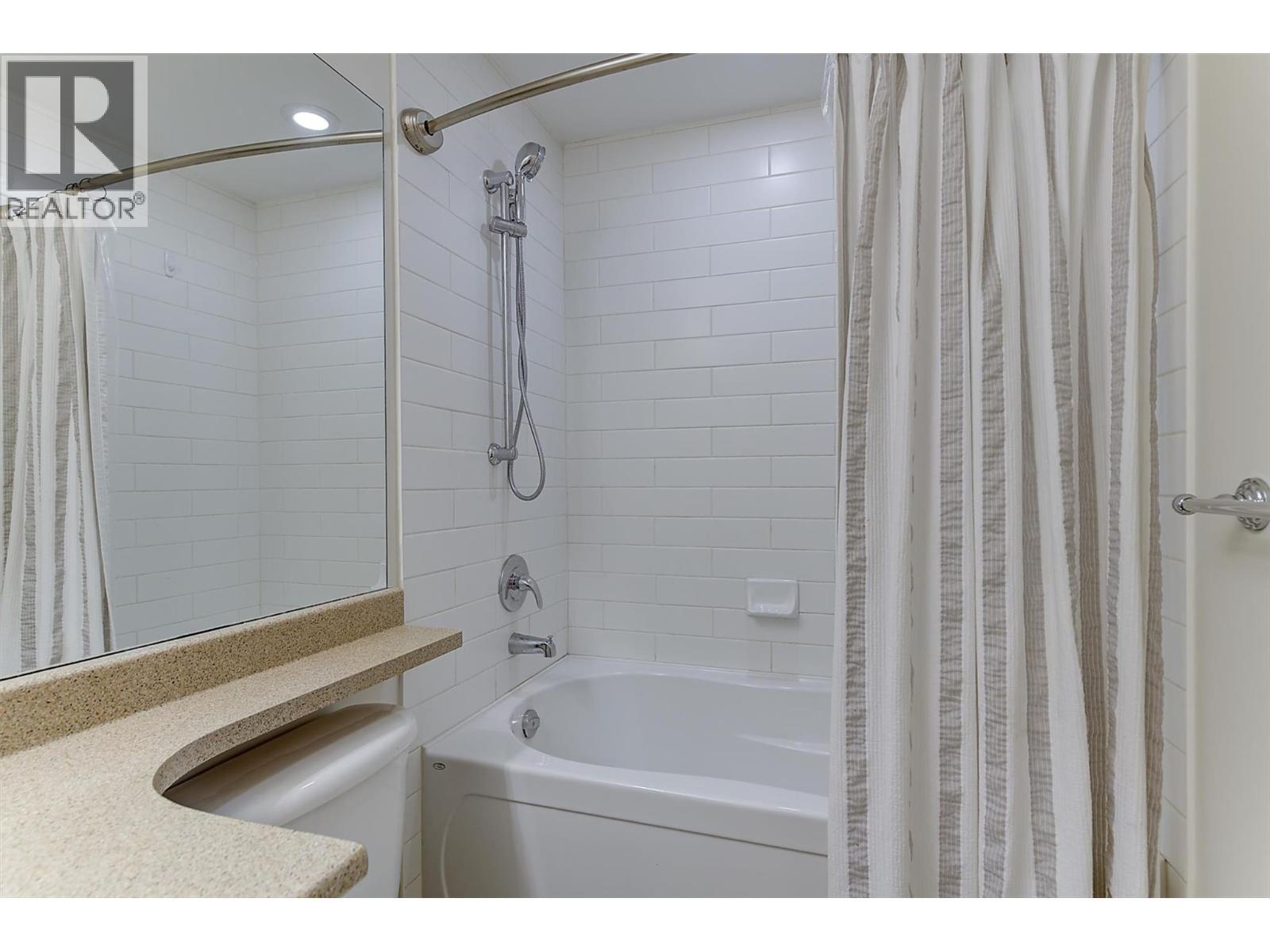 3842 Old Okanagan Highway Unit# 4205, West Kelowna, BC - Indoor Photo Showing Bathroom