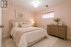 Virtually staged without the tenant belongings - 