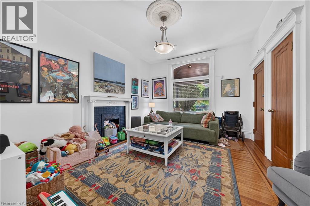 148 Markland Street, Hamilton, ON - Indoor Photo Showing Living Room With Fireplace