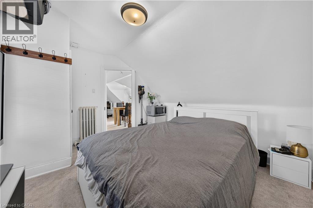 148 Markland Street, Hamilton, ON - Indoor Photo Showing Bedroom