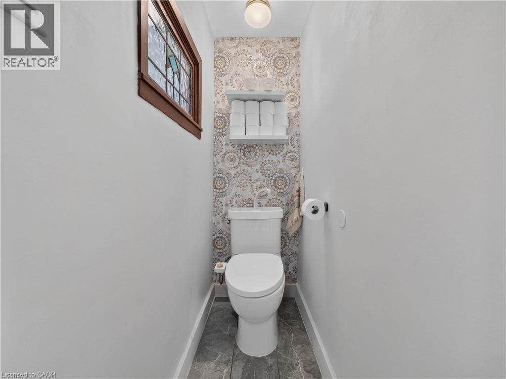 148 Markland Street, Hamilton, ON - Indoor Photo Showing Bathroom