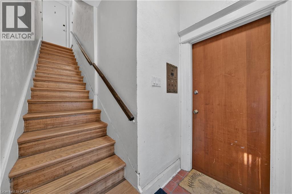 148 Markland Street, Hamilton, ON - Indoor Photo Showing Other Room