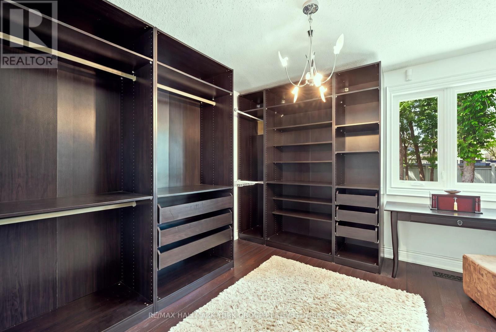 Custom built in closet - 111 Whispering Pine Trail, Aurora, ON - Indoor