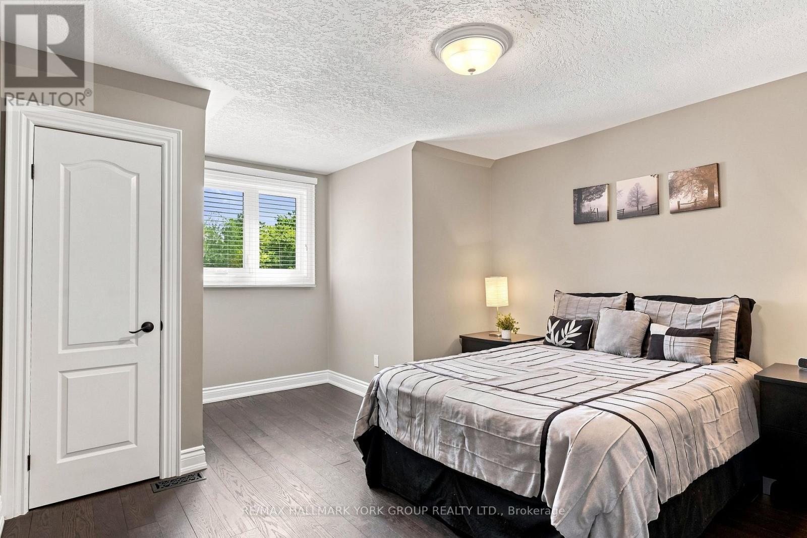 Spacious 2nd Bedroom - 111 Whispering Pine Trail, Aurora, ON - Indoor Photo Showing Bedroom