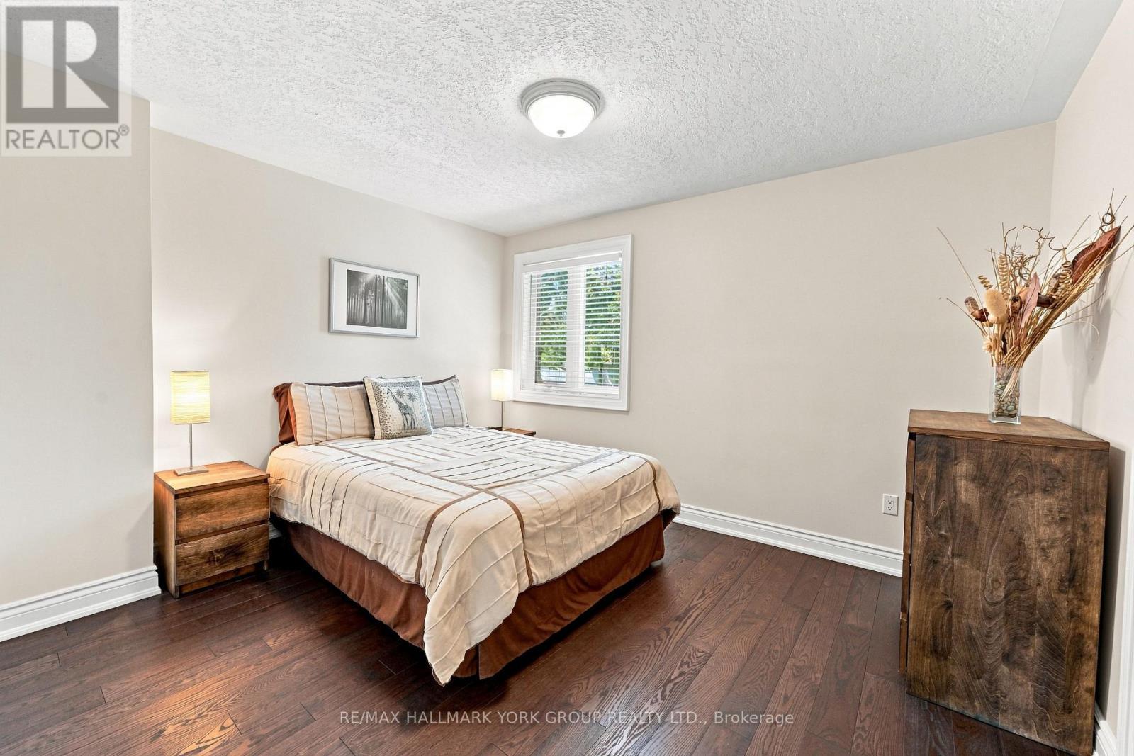 Spacious 3rd bedroom - 111 Whispering Pine Trail, Aurora, ON - Indoor Photo Showing Bedroom