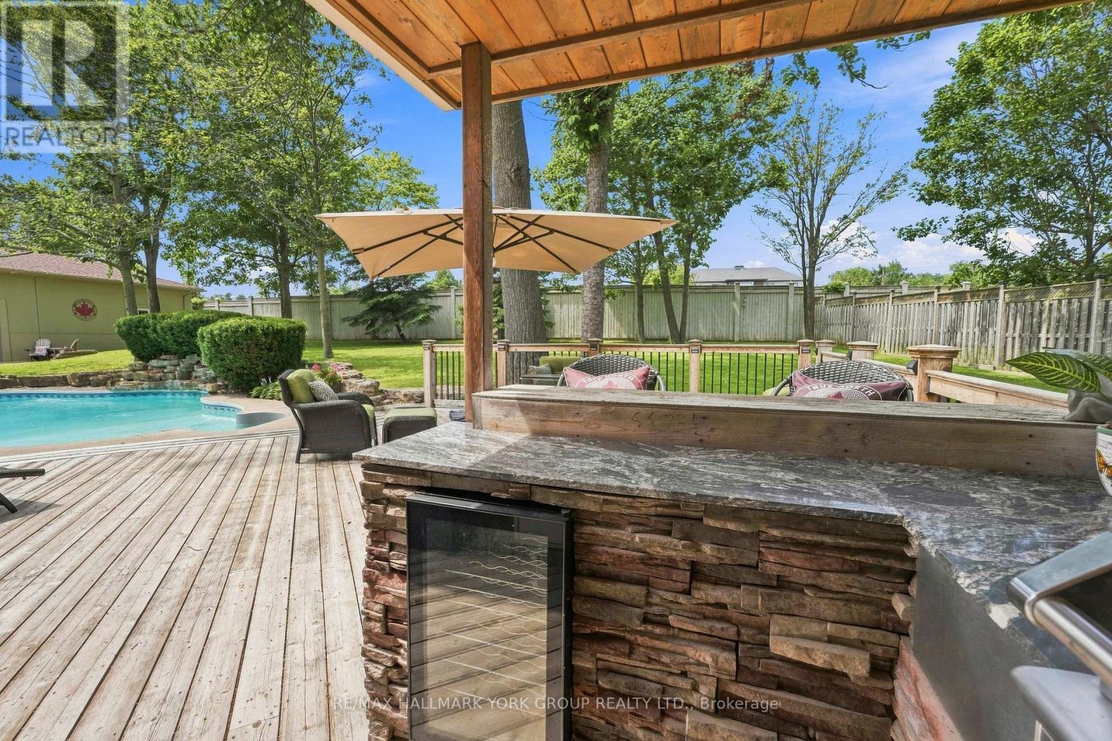 111 Whispering Pine Trail, Aurora, ON - Outdoor With Deck Patio Veranda