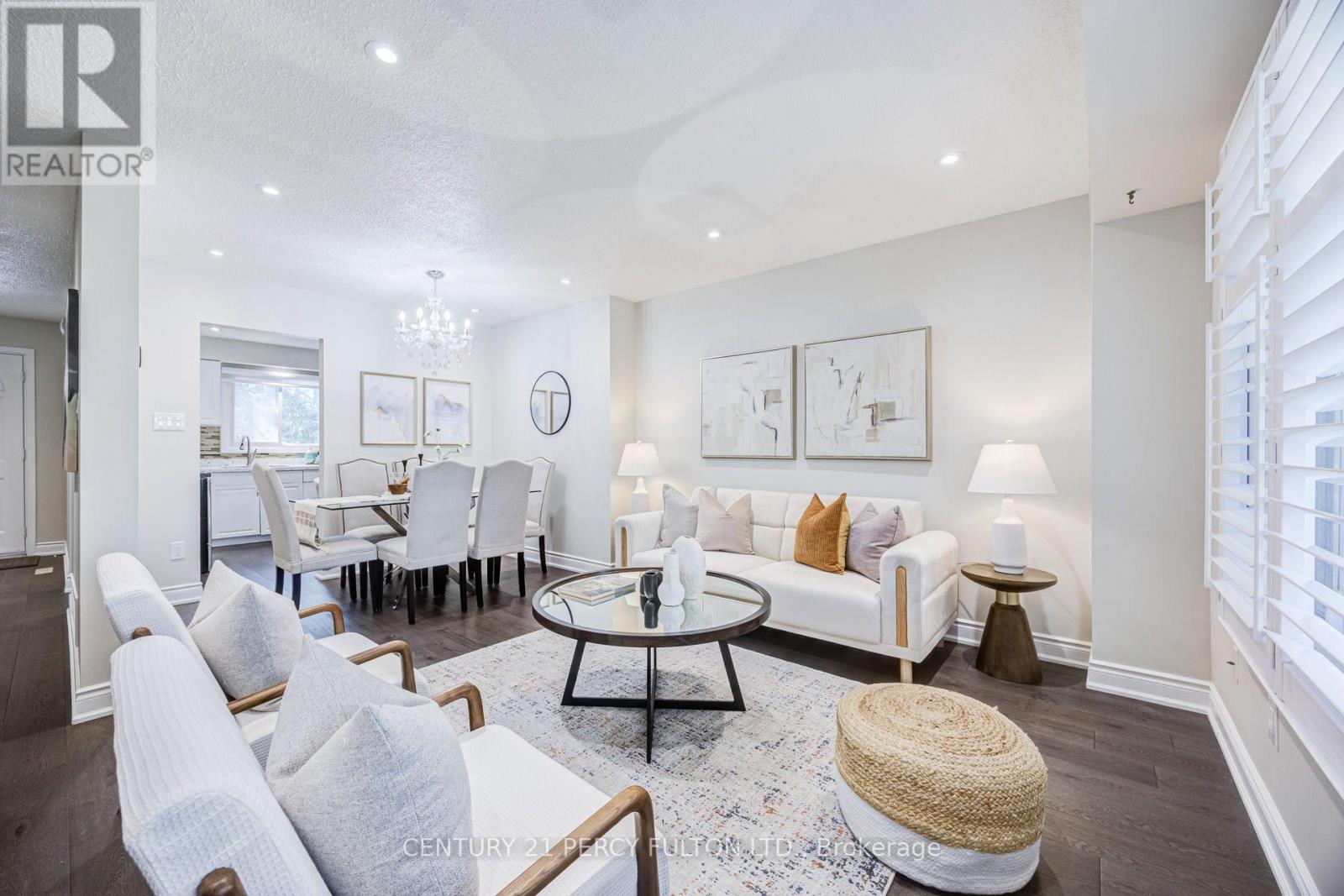 87 Crab Apple Way, Toronto, ON - Indoor Photo Showing Living Room