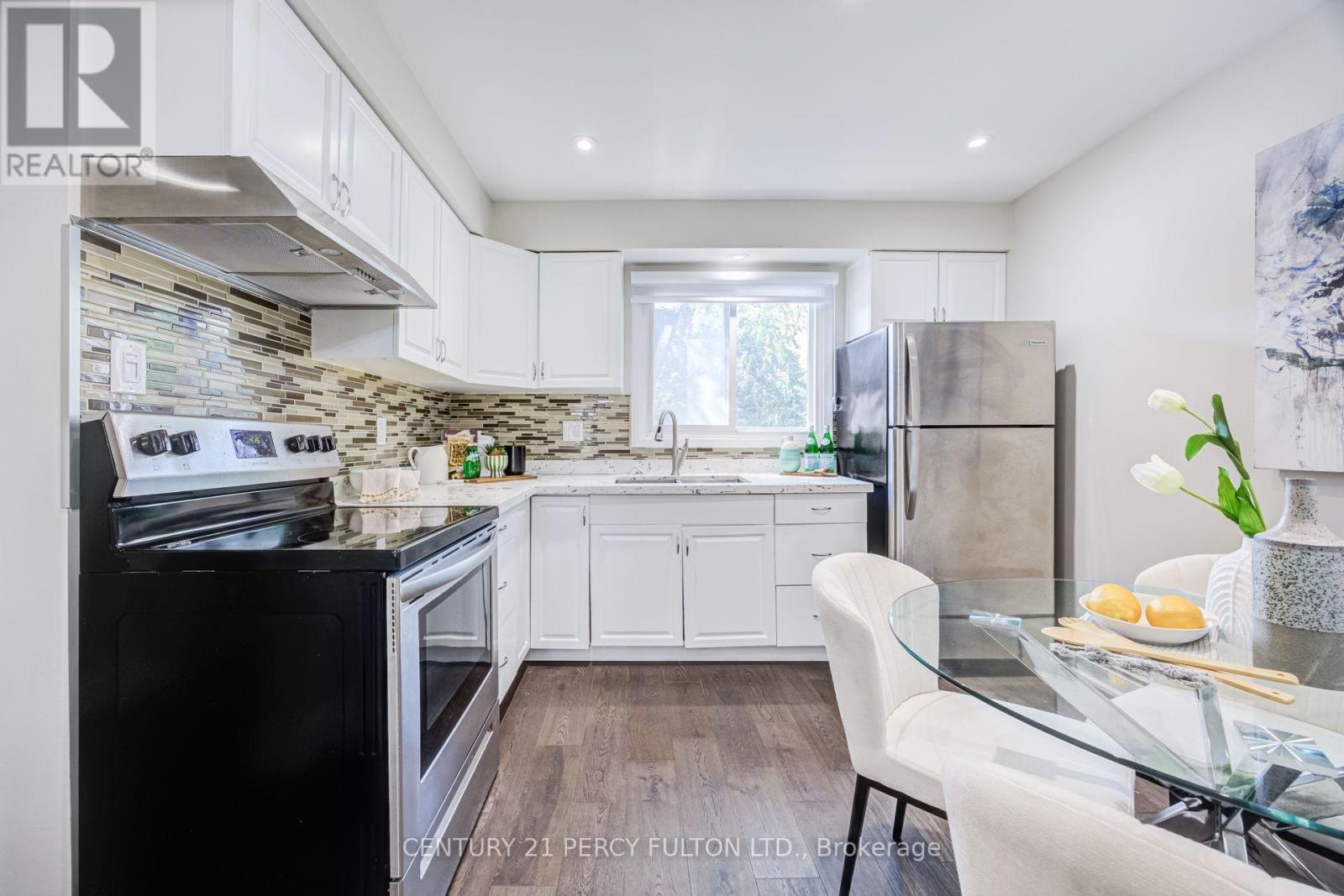 87 Crab Apple Way, Toronto, ON - Indoor Photo Showing Kitchen