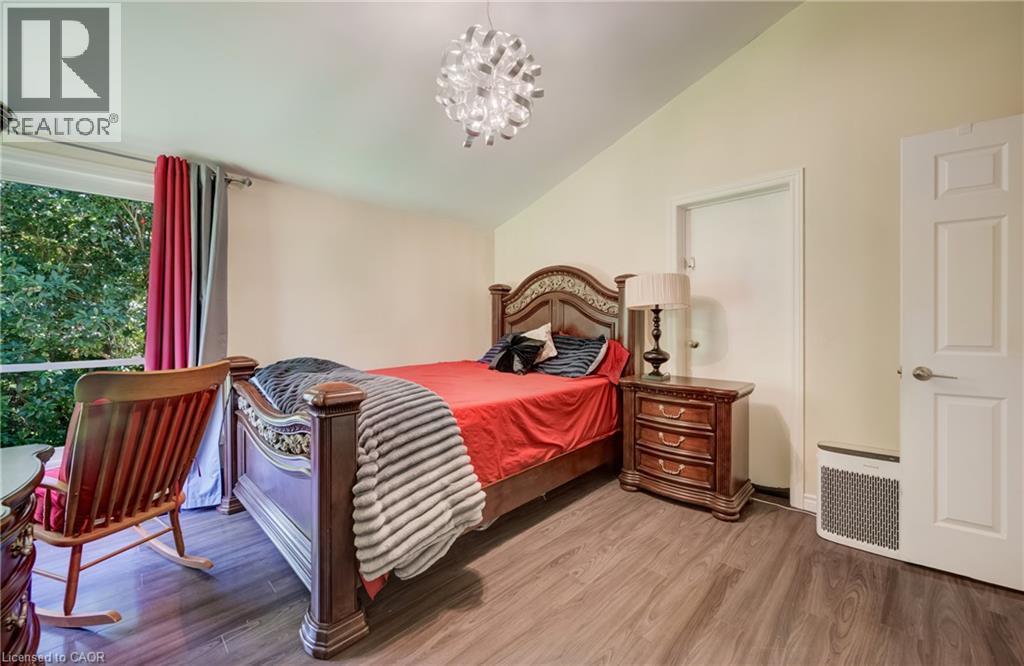 1853 Highway 24 S, Cambridge, ON - Indoor Photo Showing Bedroom
