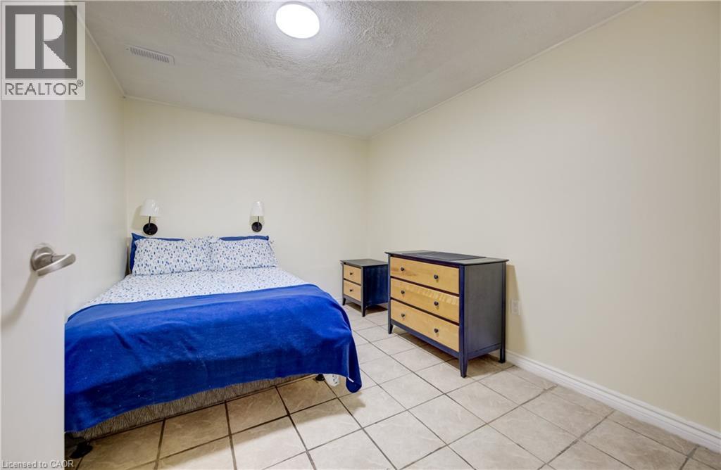 1853 Highway 24 S, Cambridge, ON - Indoor Photo Showing Bedroom