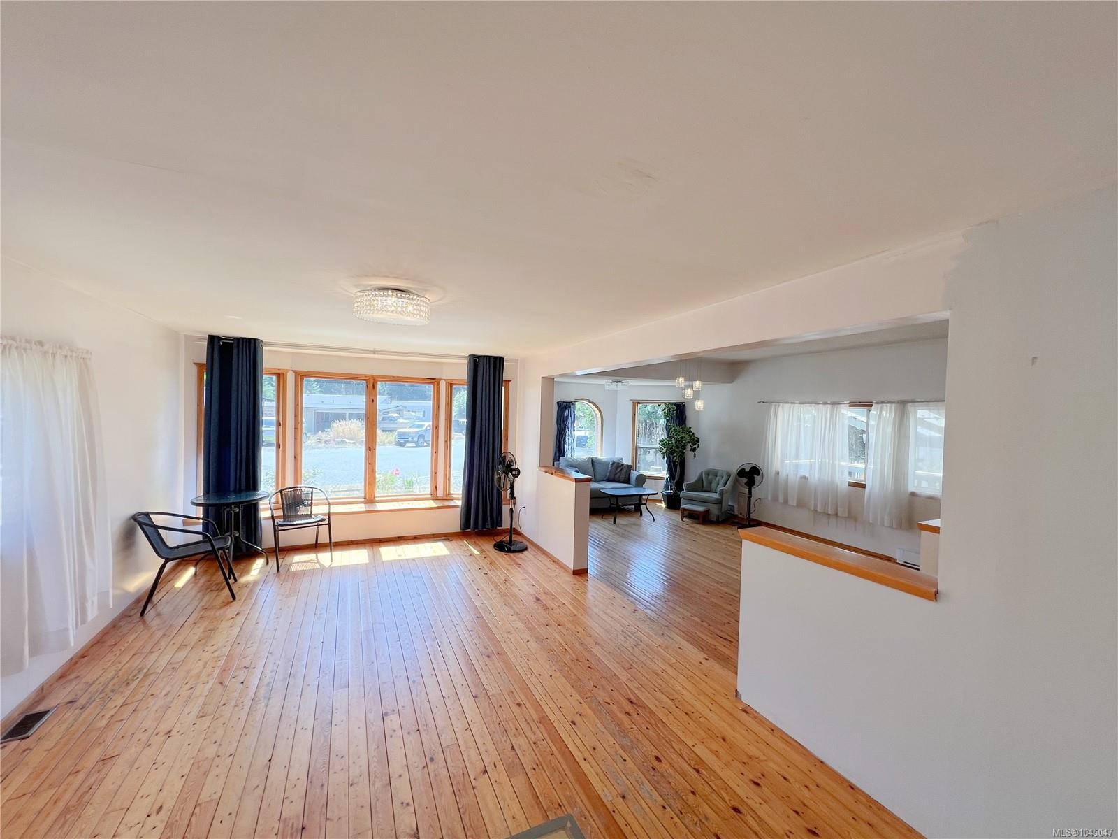 401 Conuma Dr, Gold River, BC