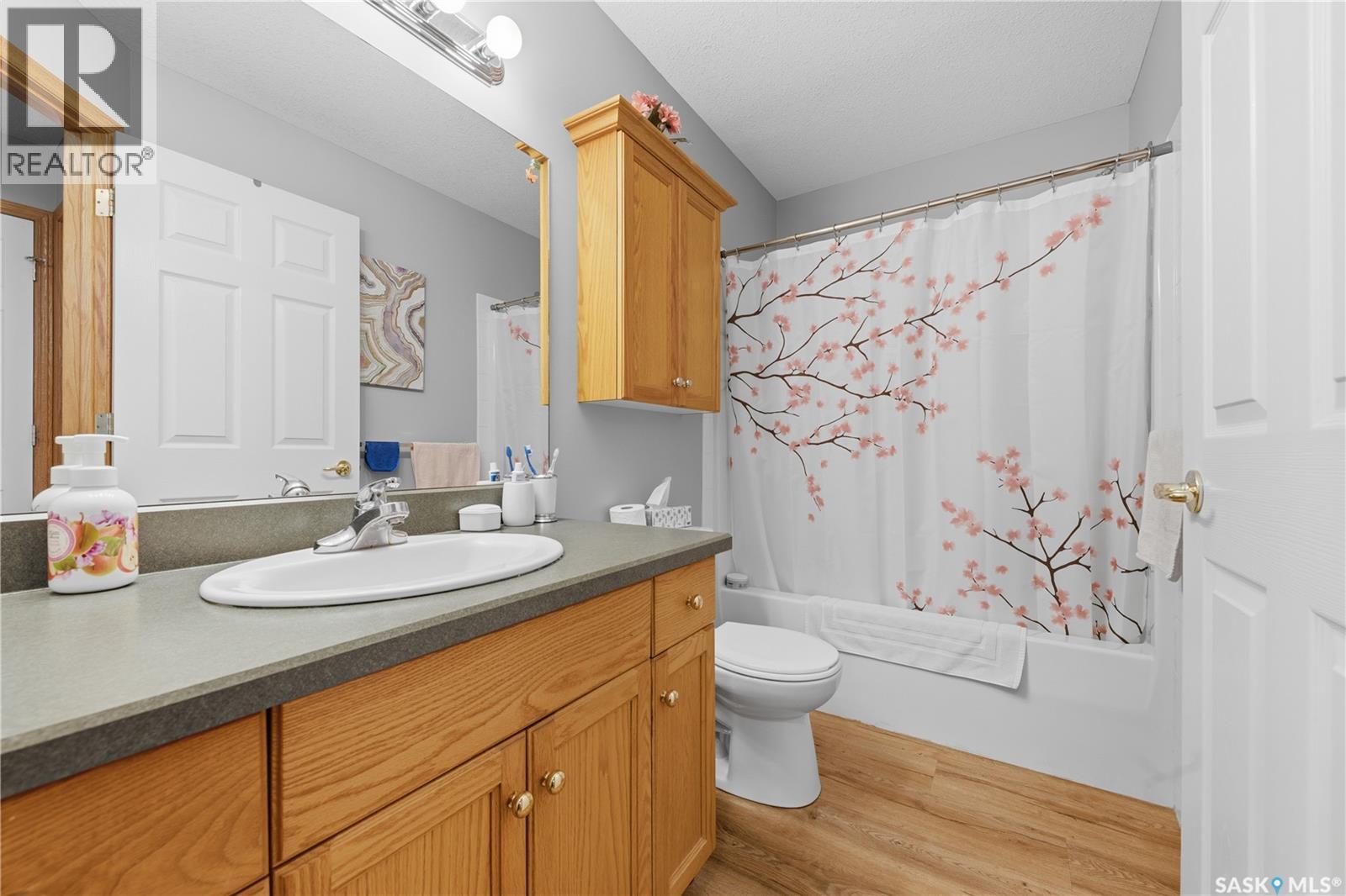 205 100 5Th Avenue, Regina Beach, SK - Indoor Photo Showing Bathroom