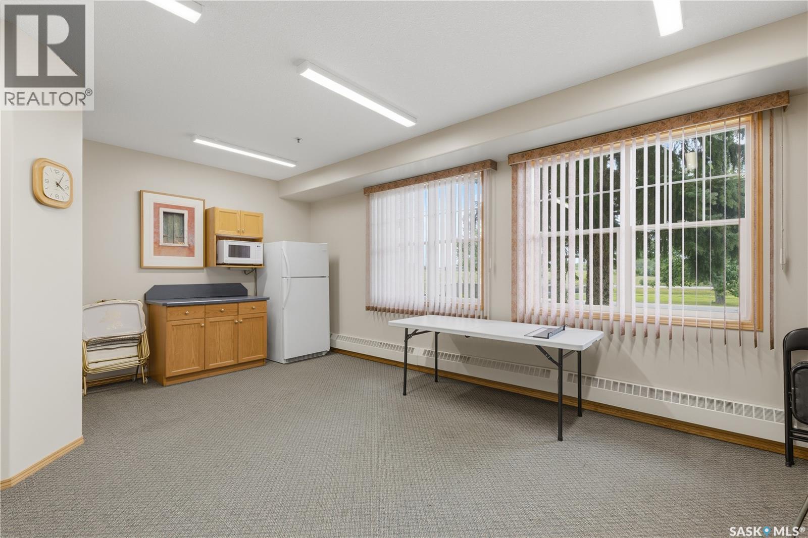 205 100 5Th Avenue, Regina Beach, SK - Indoor