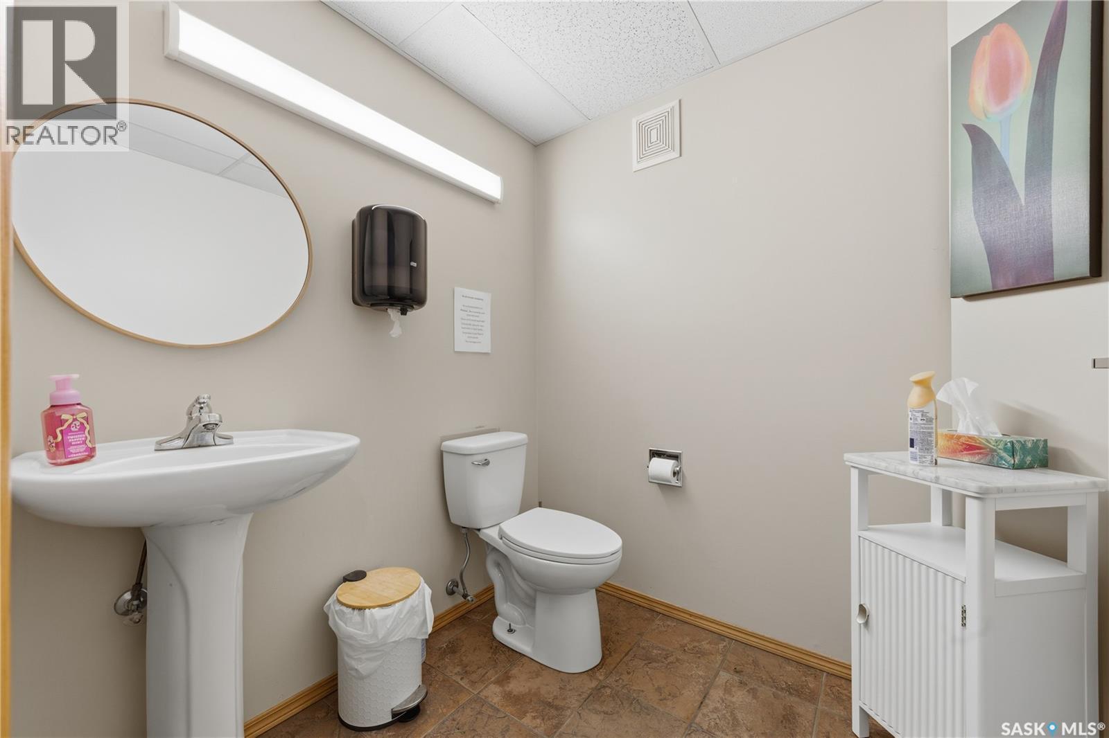 205 100 5Th Avenue, Regina Beach, SK - Indoor Photo Showing Bathroom