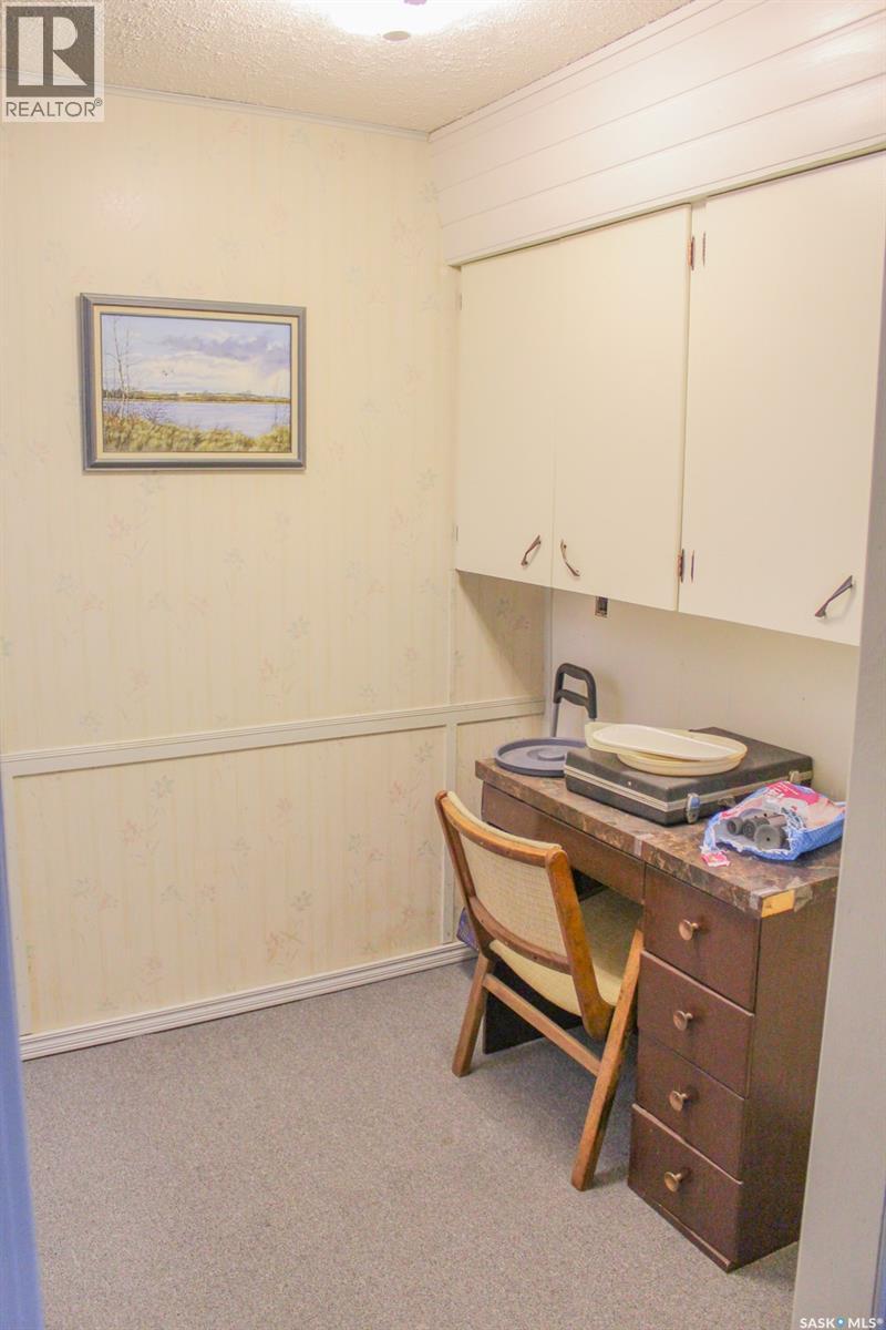 101 Cairns Avenue W, Melfort, SK - Indoor