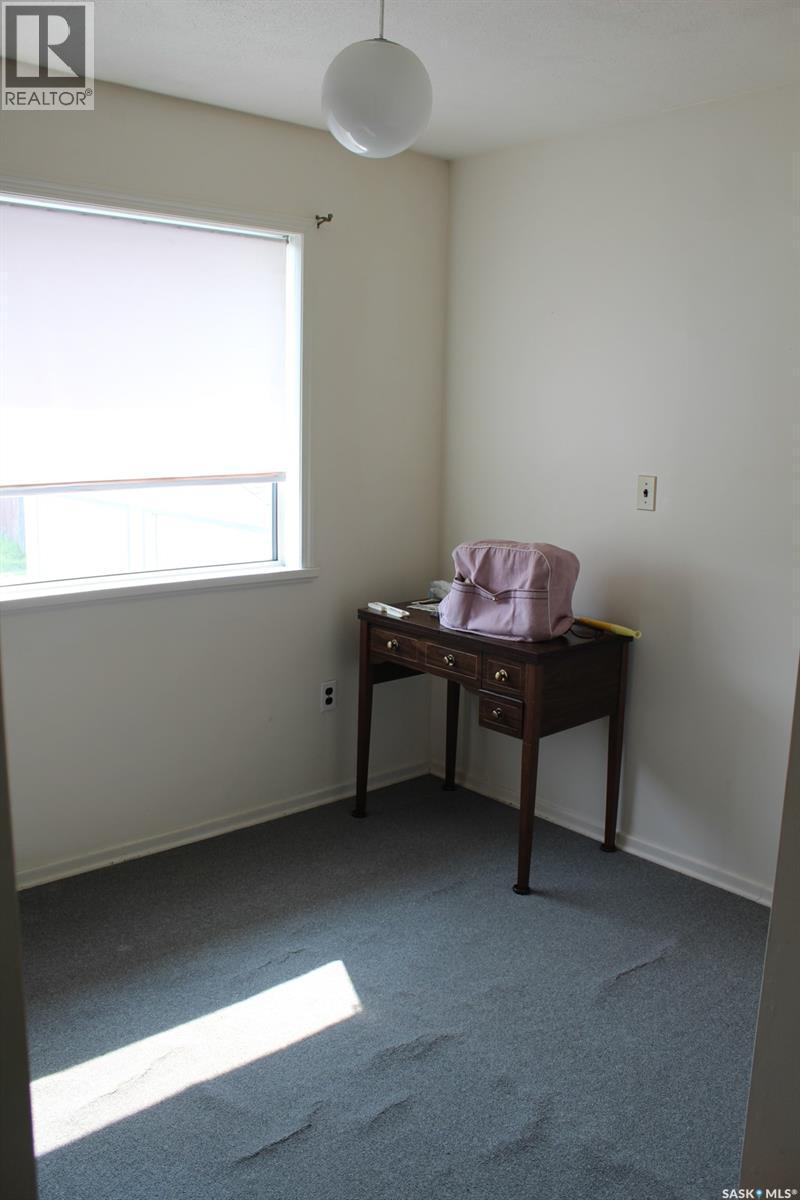 101 Cairns Avenue W, Melfort, SK - Indoor
