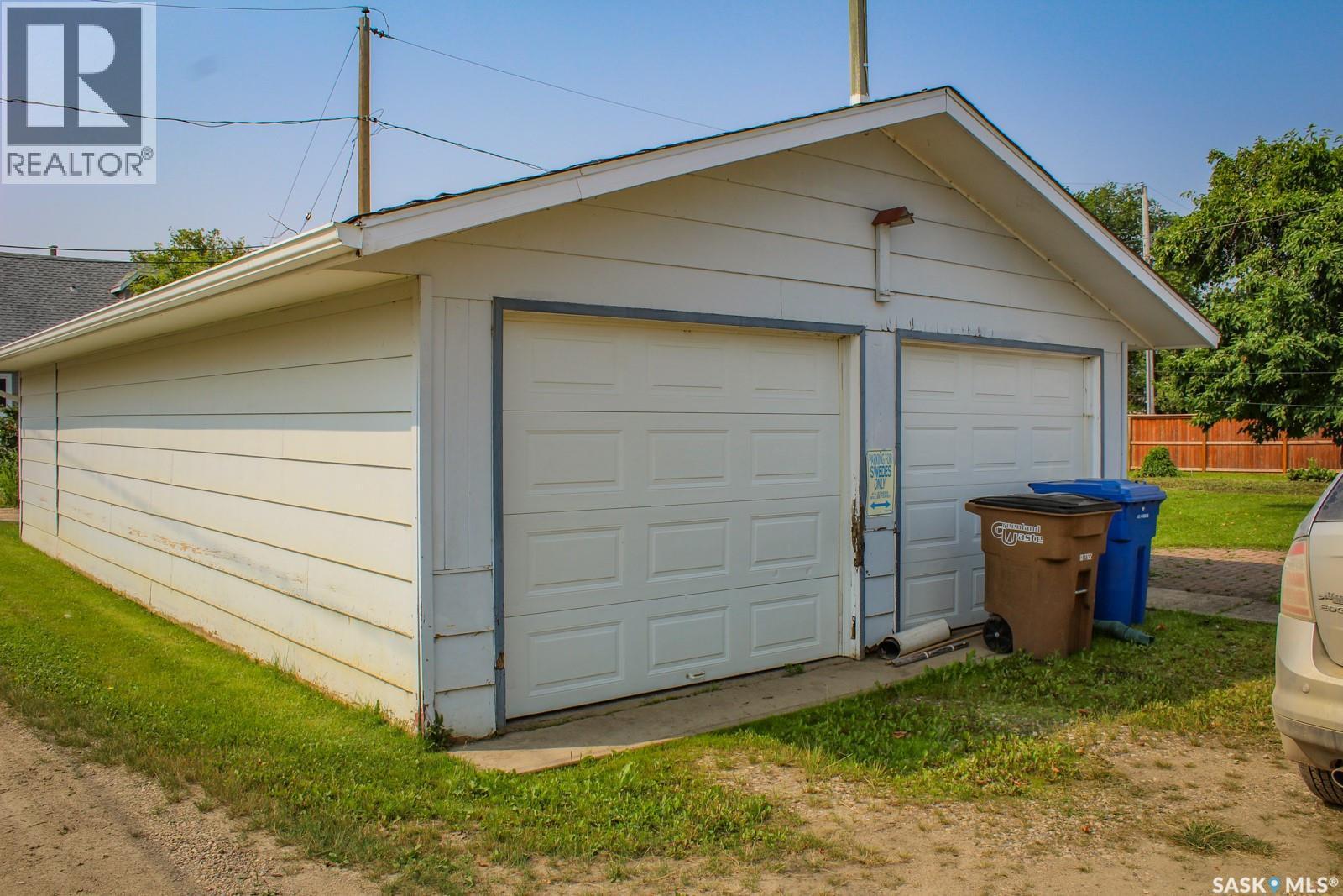 101 Cairns Avenue W, Melfort, SK - Outdoor With Exterior