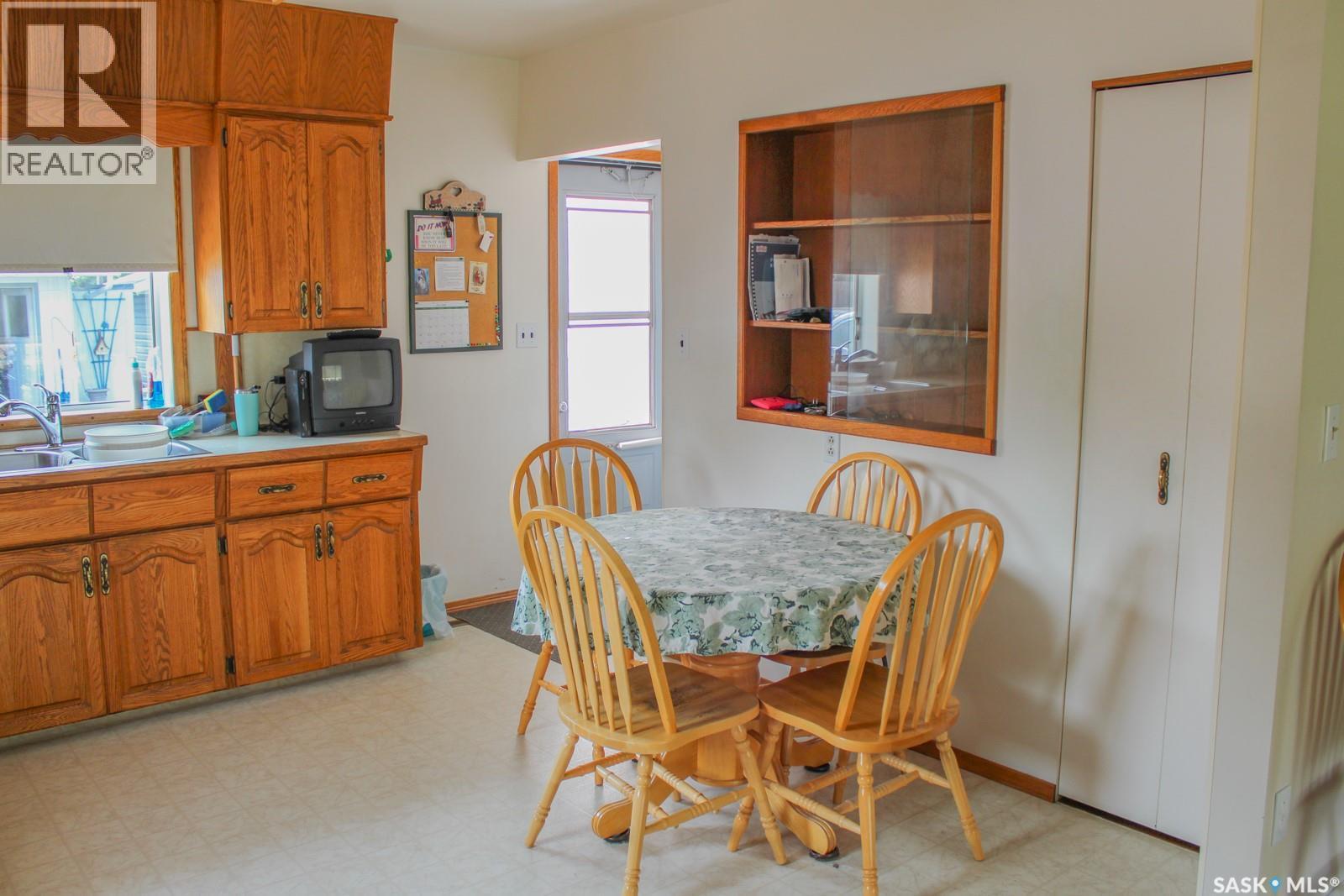 101 Cairns Avenue W, Melfort, SK - Indoor