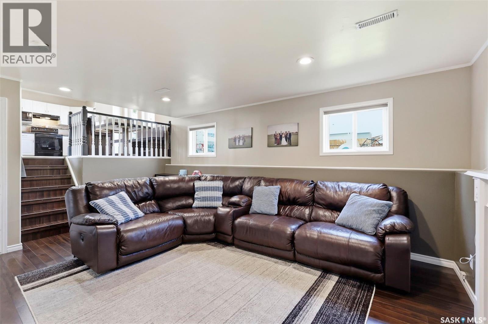 201 1St Avenue N, Warman, SK - Indoor Photo Showing Living Room
