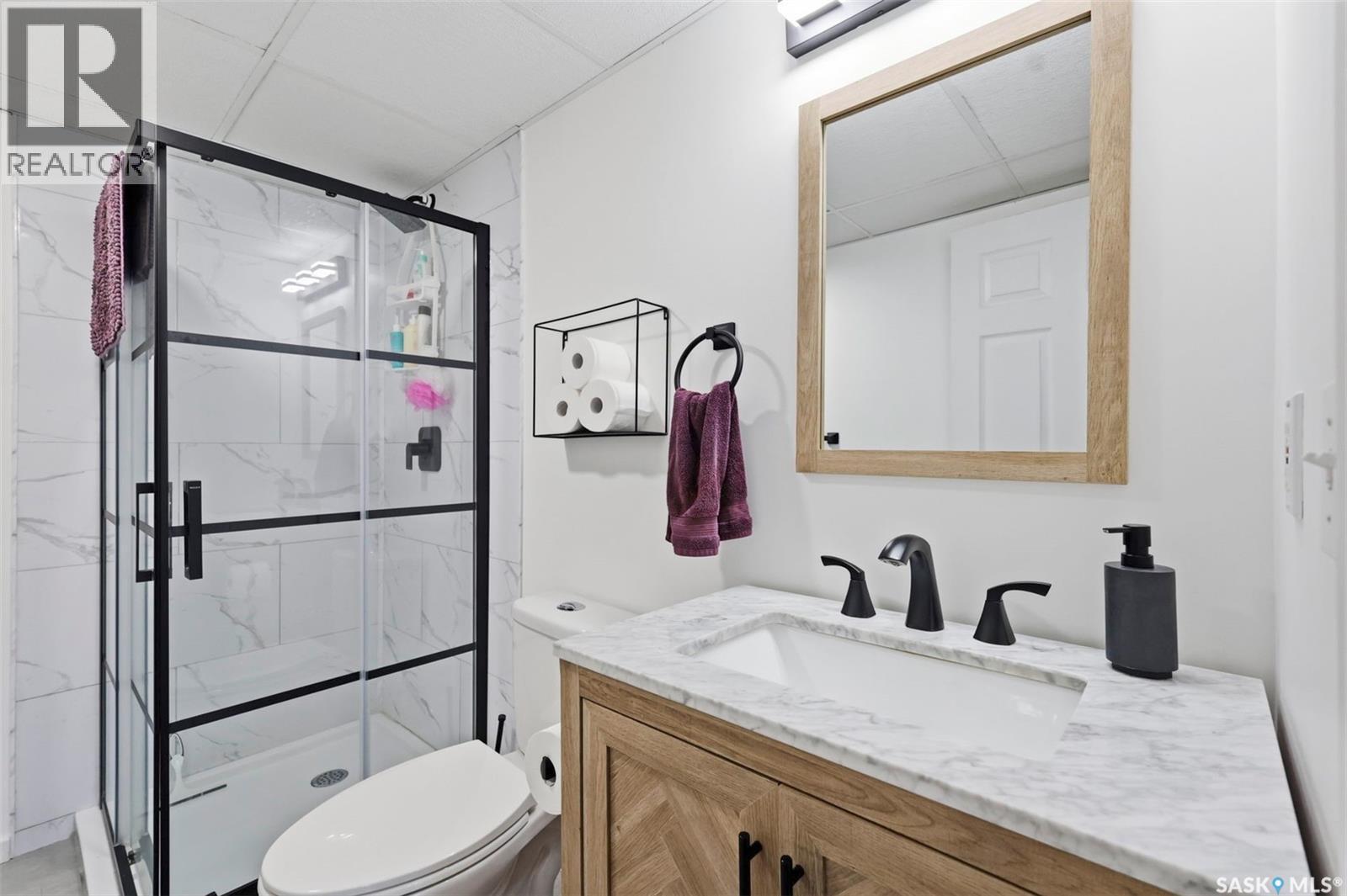 201 1St Avenue N, Warman, SK - Indoor Photo Showing Bathroom