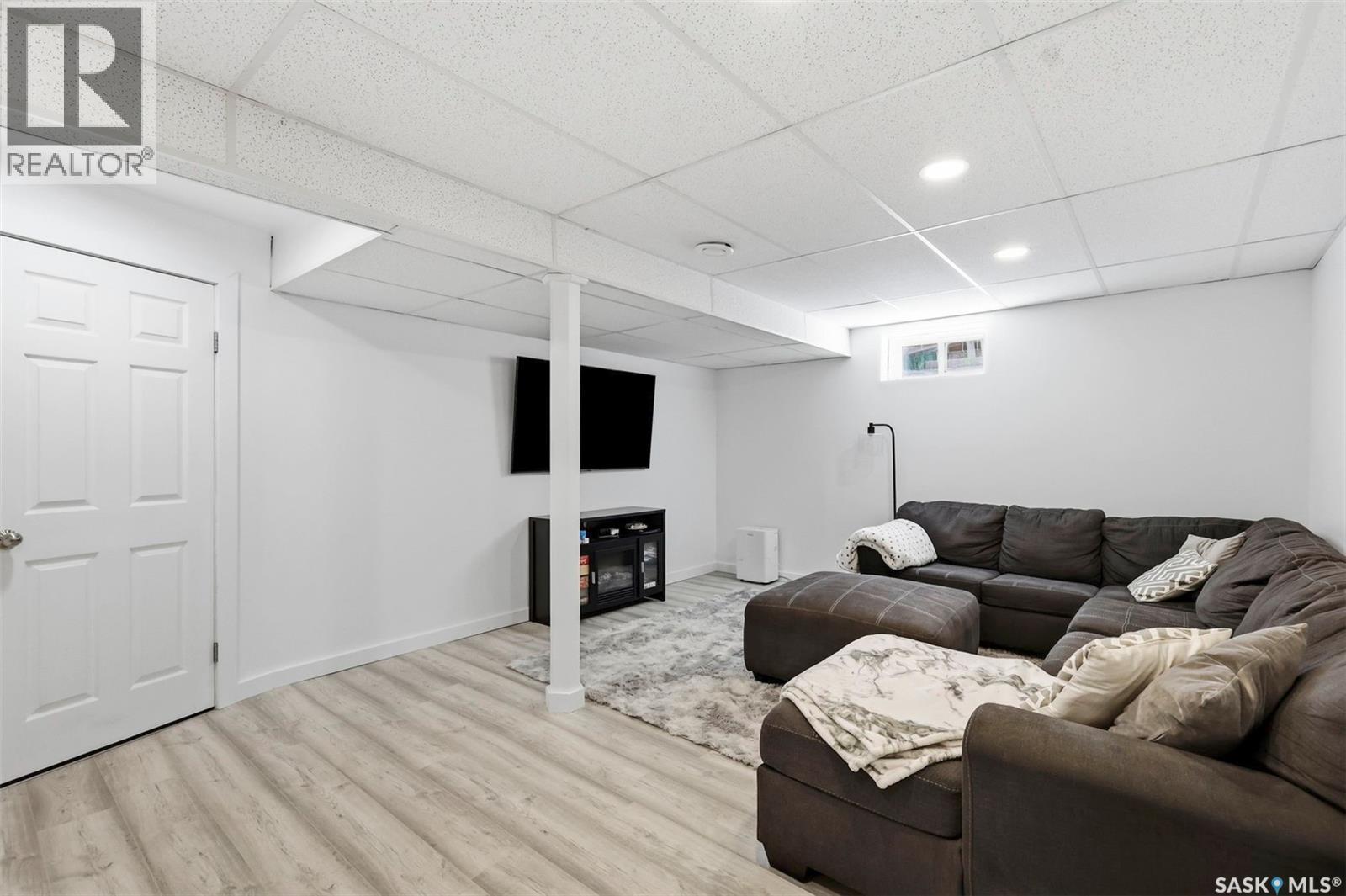201 1St Avenue N, Warman, SK - Indoor Photo Showing Basement