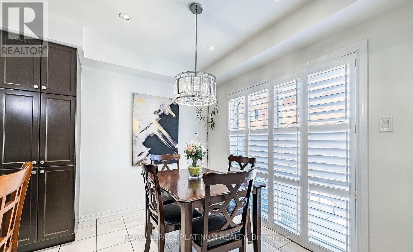 43 Arkwright Drive, Brampton, ON - Indoor Photo Showing Dining Room