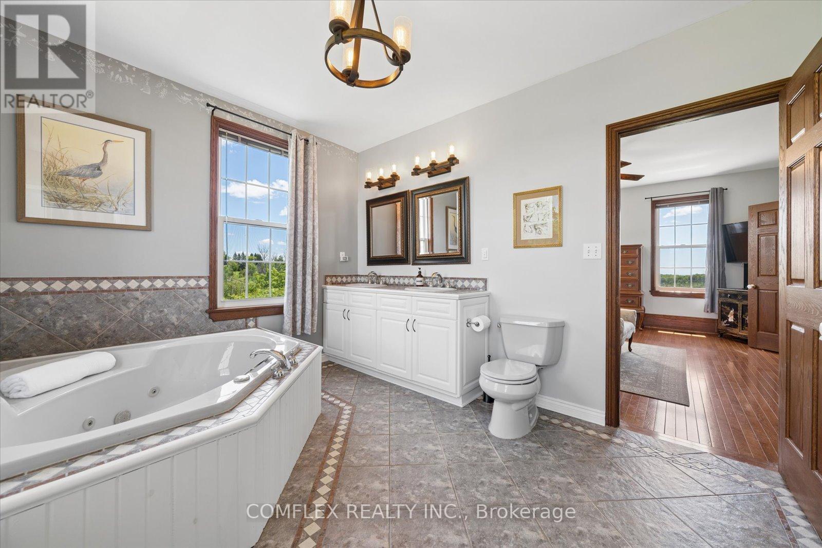 1150 Raglan Road E, Oshawa, ON - Indoor Photo Showing Bathroom