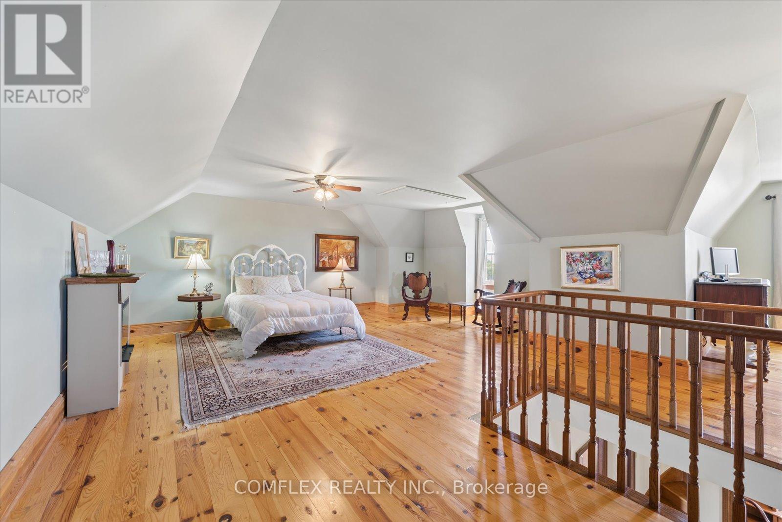 1150 Raglan Road E, Oshawa, ON - Indoor