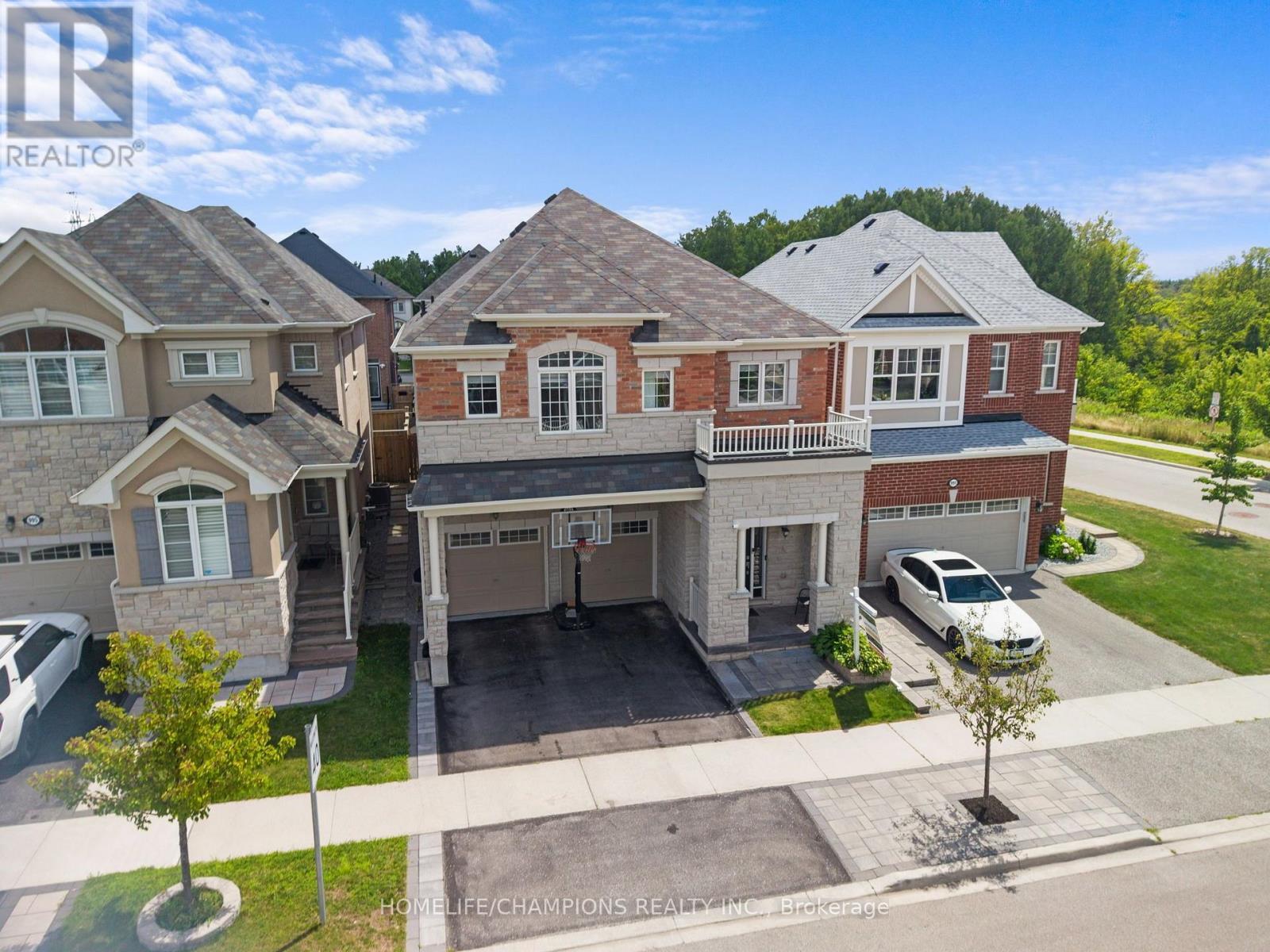 993 Dragonfly Avenue, Pickering, ON - Outdoor With Facade