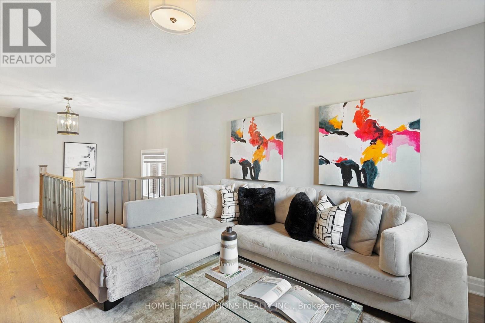 993 Dragonfly Avenue, Pickering, ON - Indoor Photo Showing Living Room