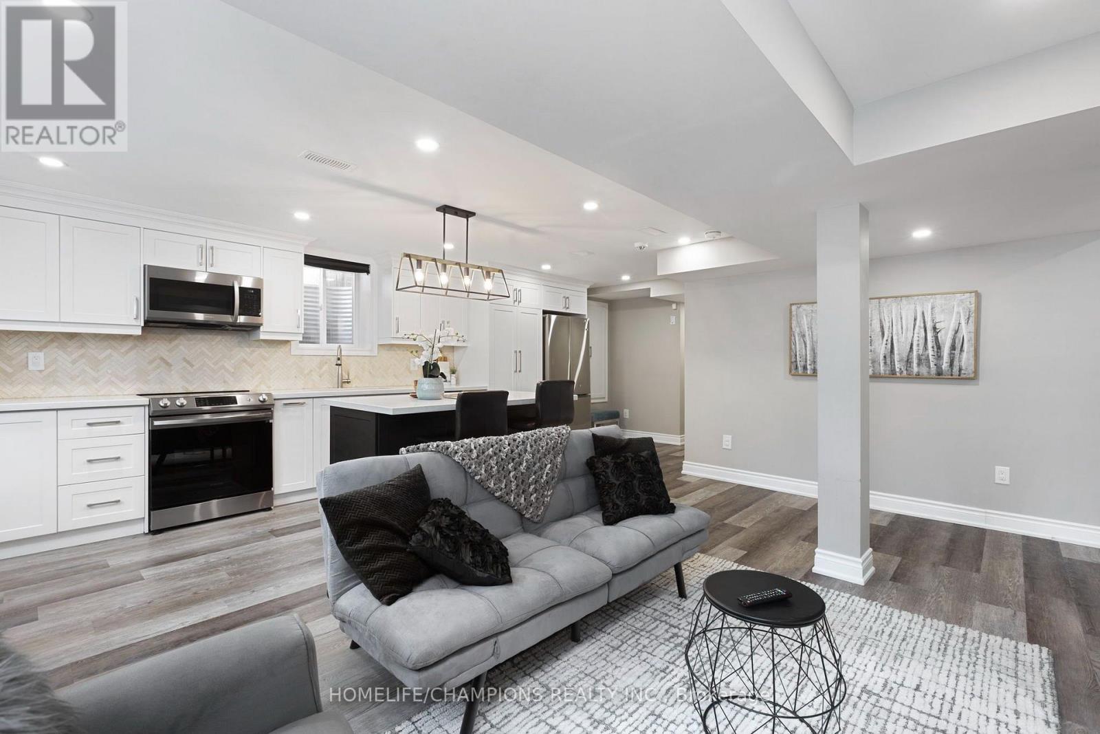 993 Dragonfly Avenue, Pickering, ON - Indoor
