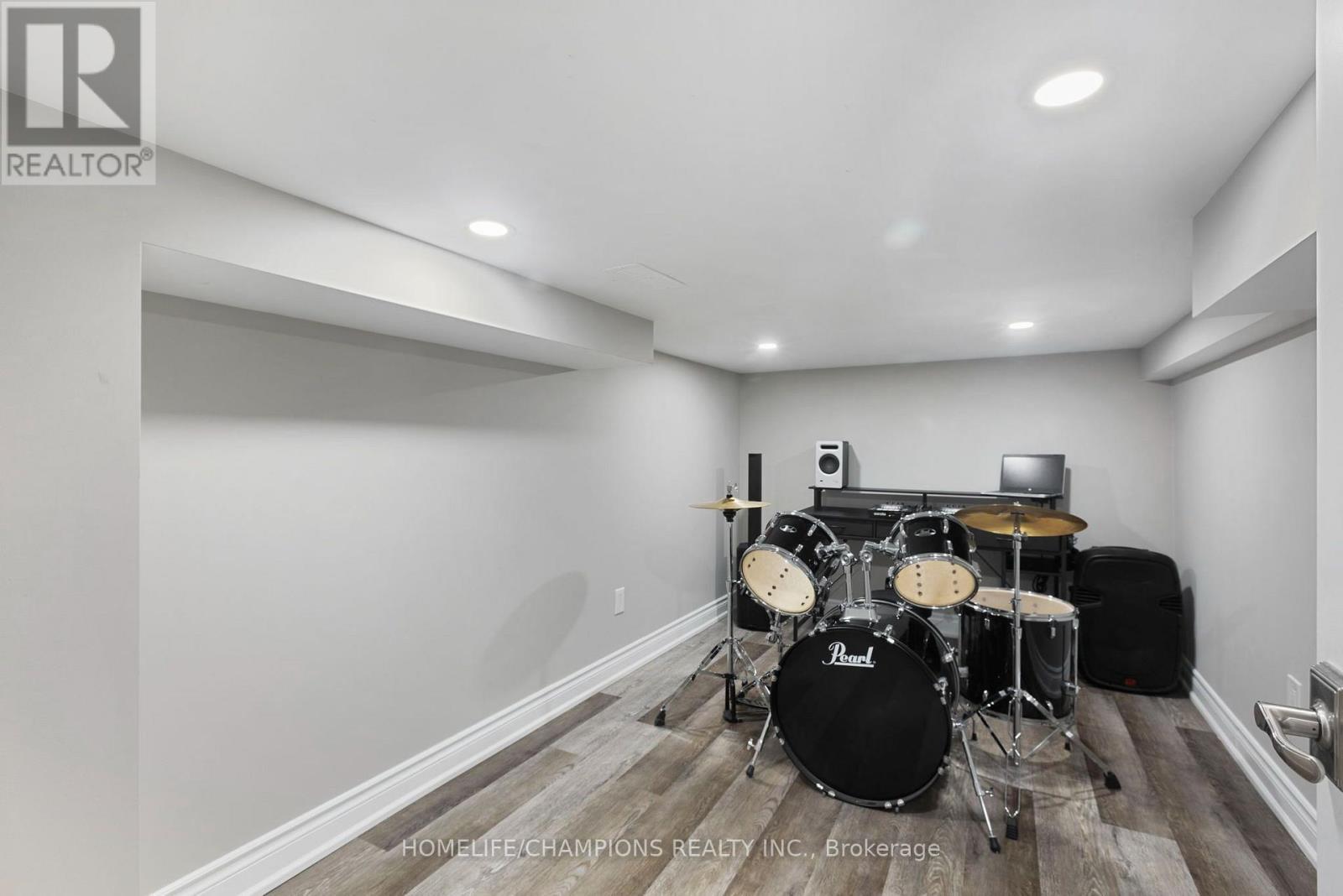 993 Dragonfly Avenue, Pickering, ON - Indoor